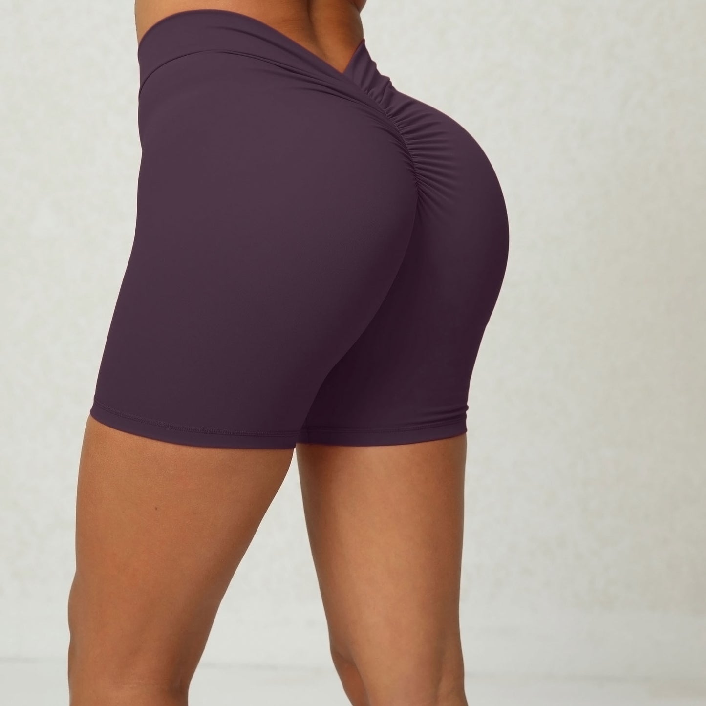 Deep V-shaped Wrinkle Shorts